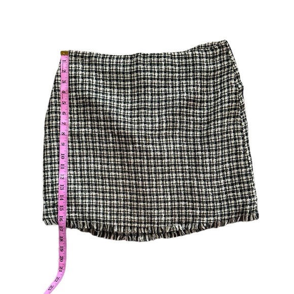 NWOT BCBGMAXAZRIA Fringed Tweed Skirt Size 8 - Picture 4 of 9